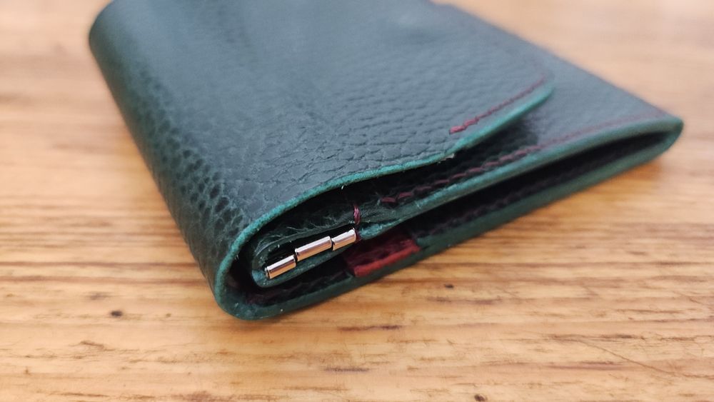 Borubar Skóroszyj - luksusowy portfel z pomysłową bilonówką