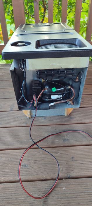 Lodówka Mercedes mp4