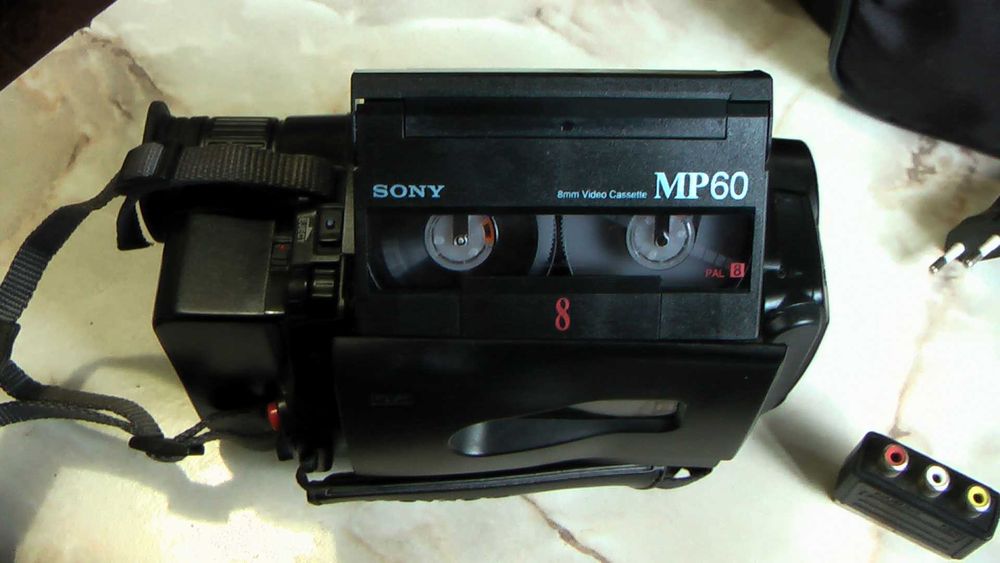 Відеокамера Sony Handycam CCD-TR420E Video8