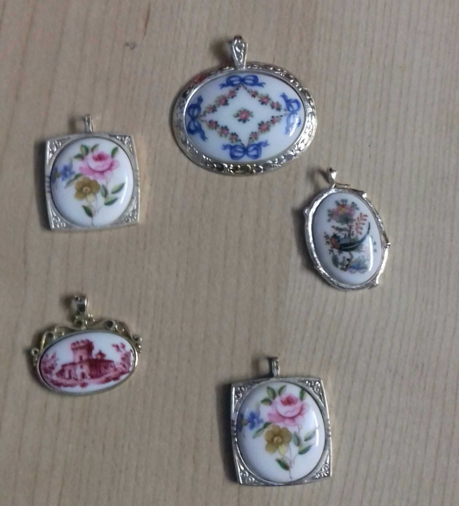 Pendentes em Porcelana com Aro em Prata