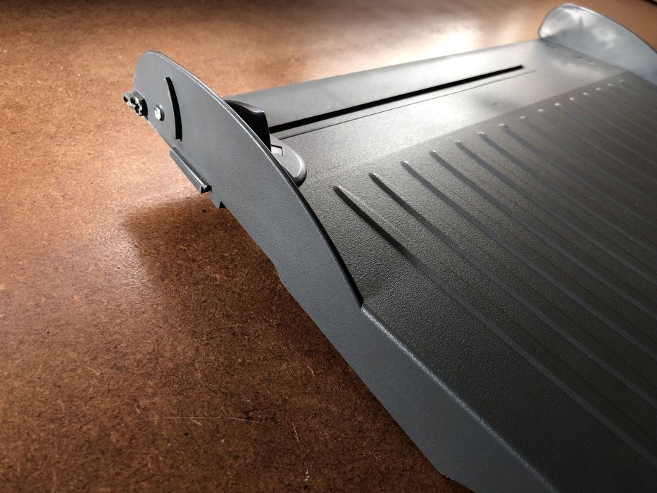 HP CP1700 . suporte saída papel