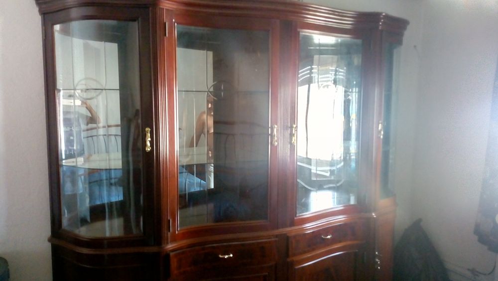 Movel Cristaleira antiga lindíssima