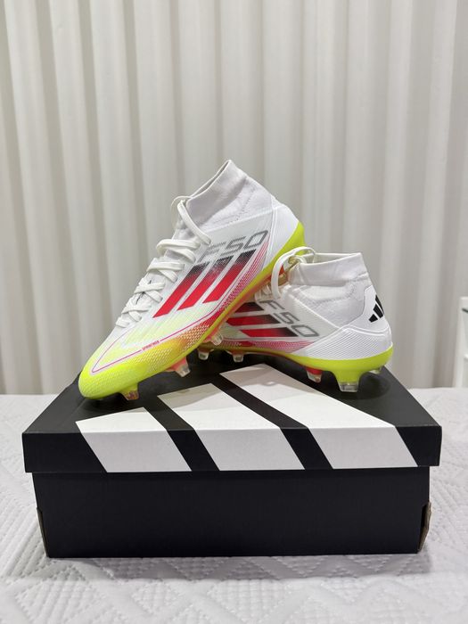 Chuteiras Adidas F50 Pro - Piso firme