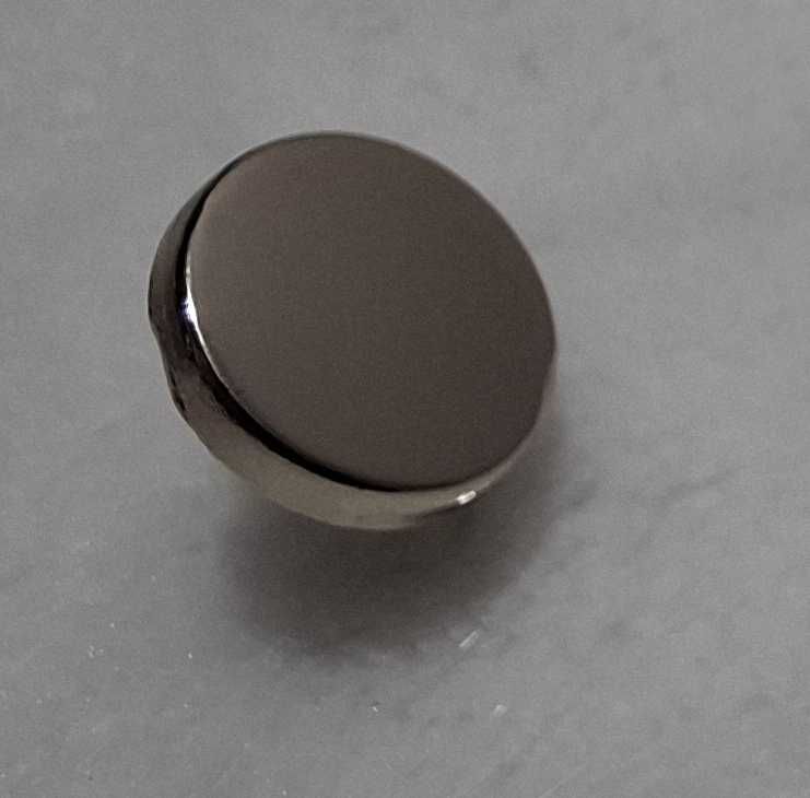 Guzik na stopce, okrągły, gładki, kolor srebrny, 10x6mm