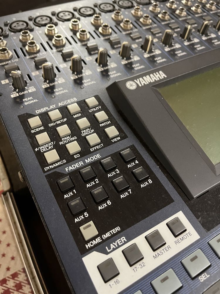 Mesa digital Yamaha 01v96