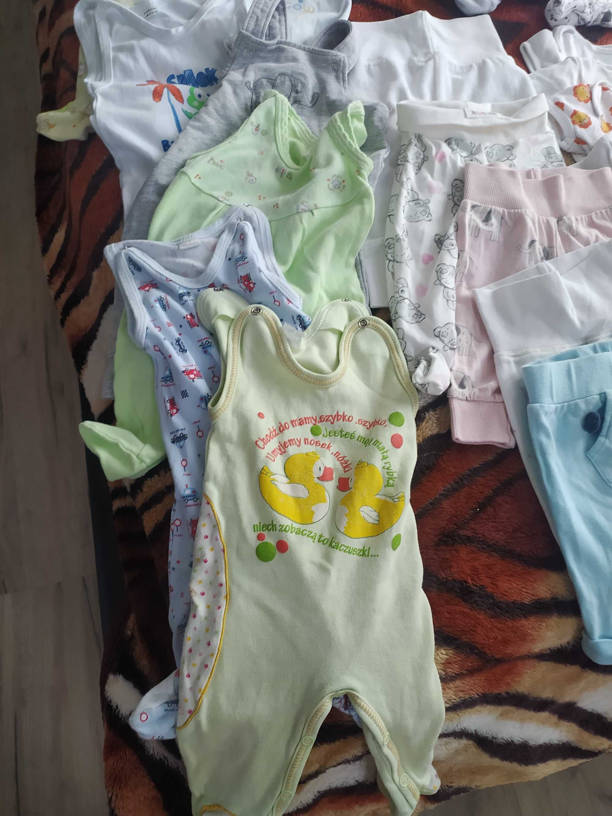 Ubrania niemowlęce