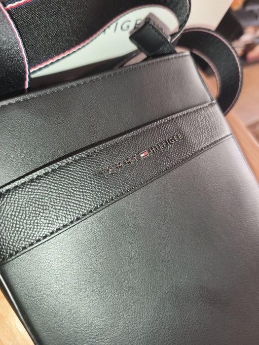 Tommy Hifiger Mala Tiracolo Preta