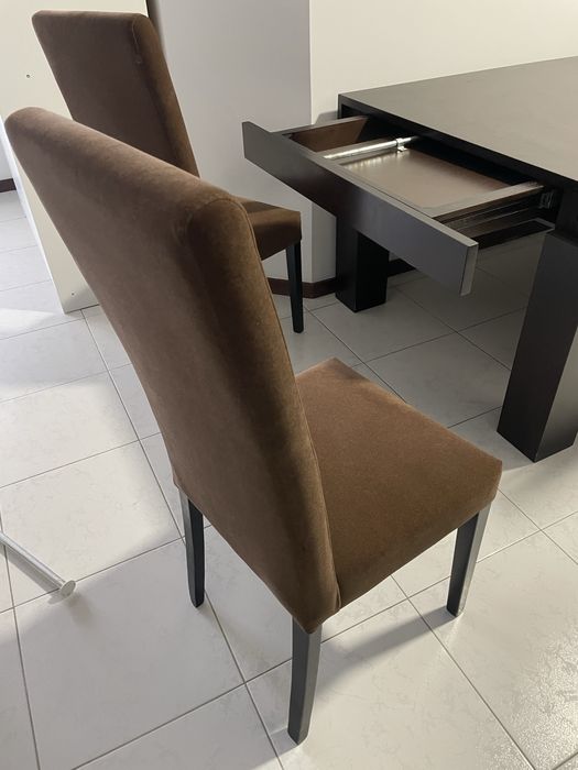 Mesa extensivel e cadeiras