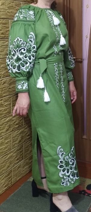 Вишите плаття, розмір 50-52, льон