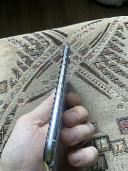 Продам iphone x на 64gb