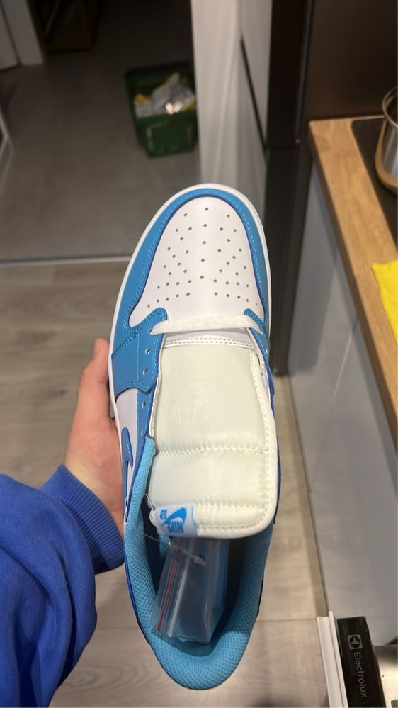 Nike Air Jordan 1 sb unc