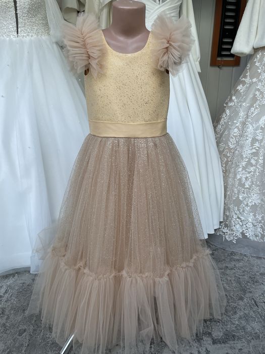 Святкова сукня для дівчинки , сукня на випускний в садок , пишна сукня