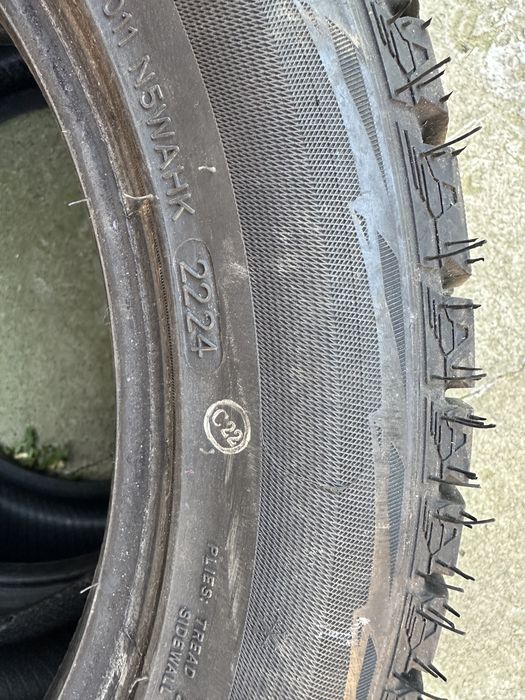 Зимова резина kapsen і bridgstone 225x50x17