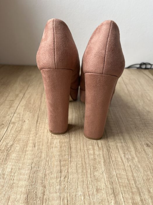 Szpilki Obcasy na slupku pudrowy róż