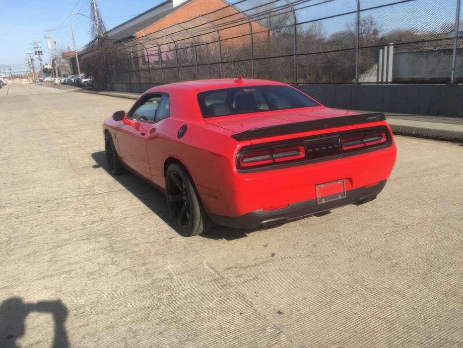 Dodge Challenger SRT Hellcat      2020