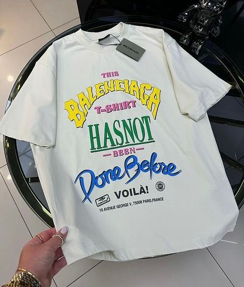 Жіноча футболка Balenciaga