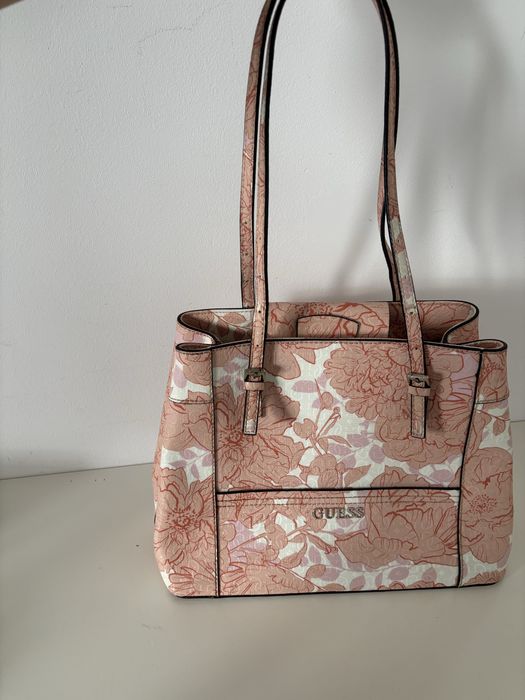 Torebka guess wzory kwiaty shopper