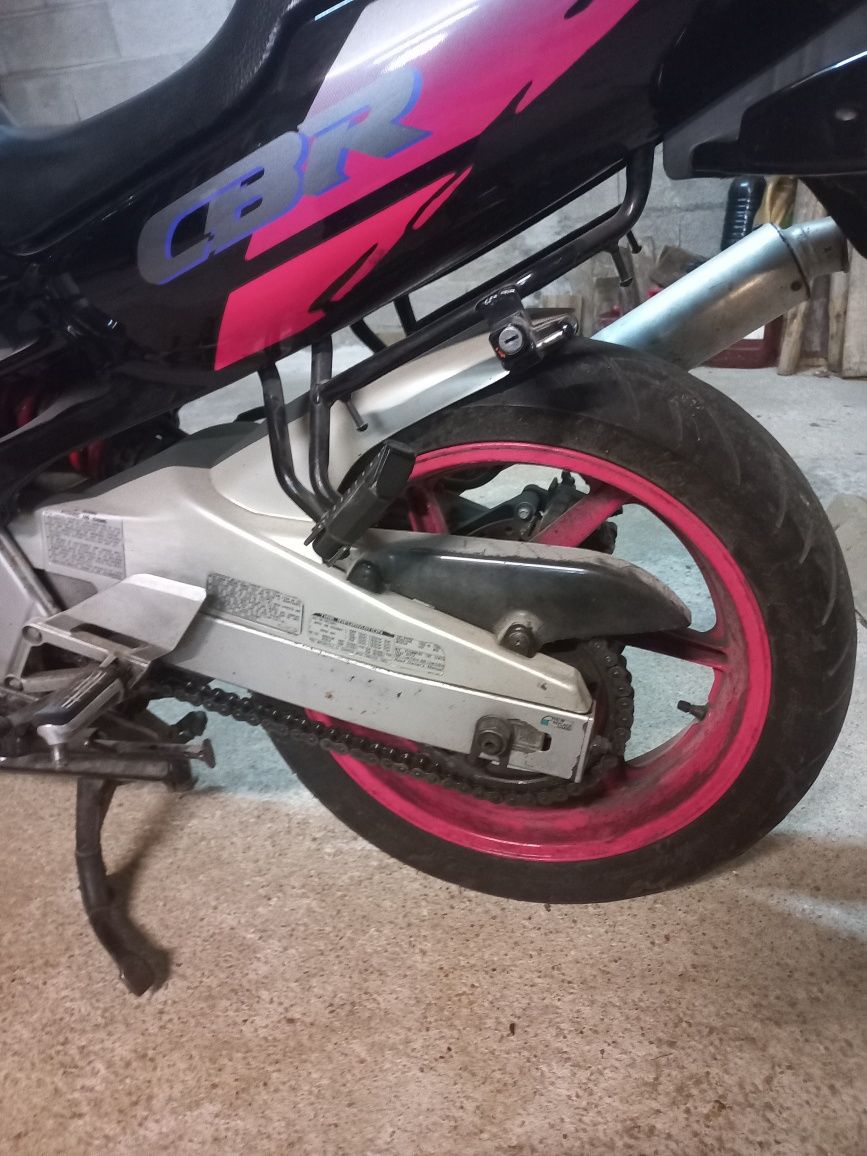 Vendo Honda CBR 600F
