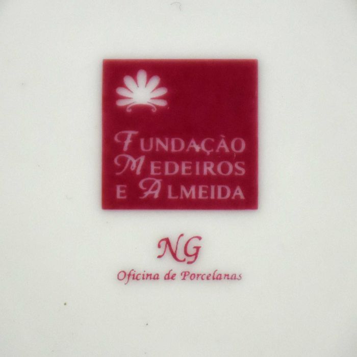 Caixa sextavada Porcelana NG com carateres chineses