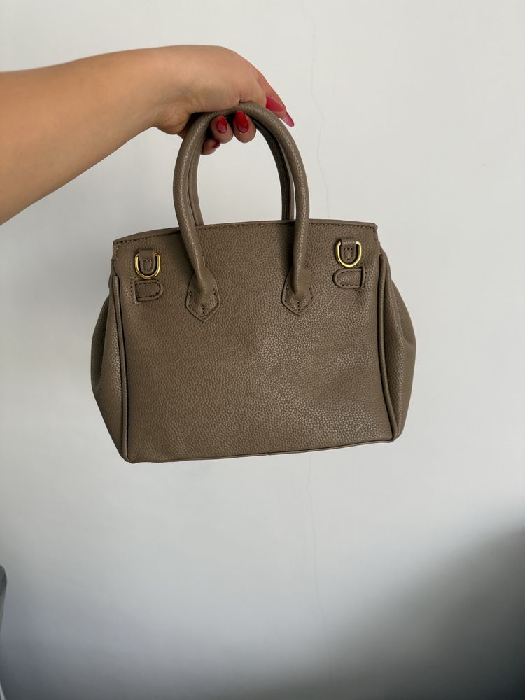 brązowa torebka w stylu birkin
