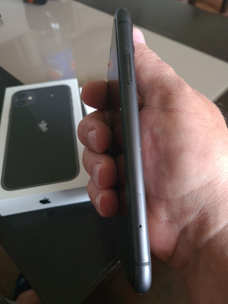 Na sprzedaż Iphone 11 64gb Black