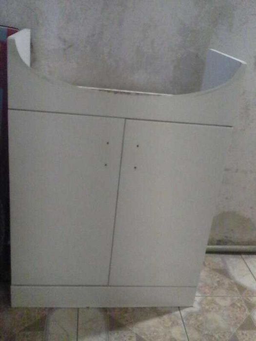 Тумба под умывальник с дверцами в ванную комнату