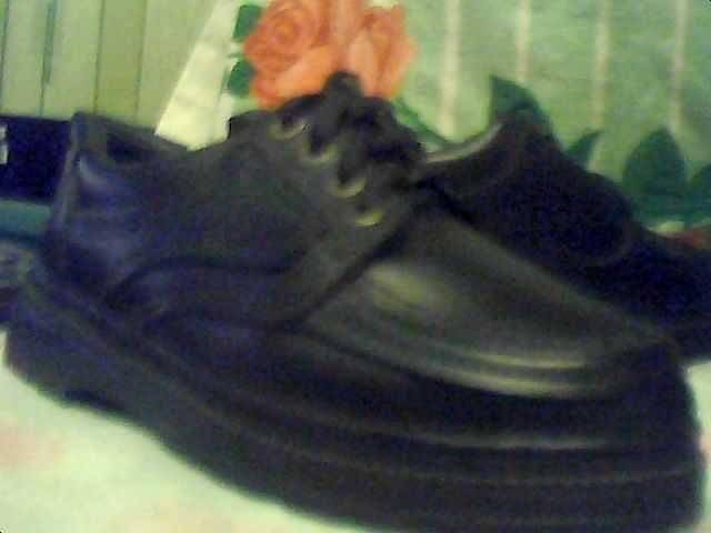 Продаю женские туфли на низком ходу 40 размер