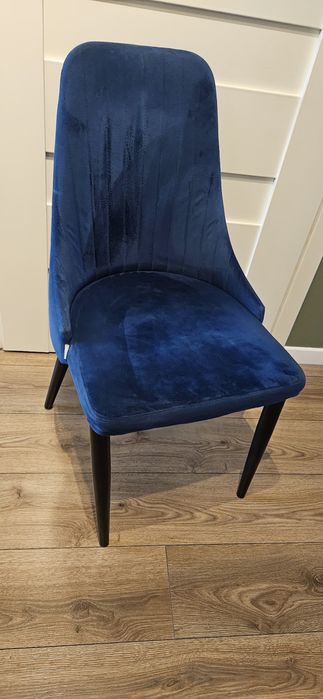 Krzesło  do jadalni z Holmi . 1 szt 90 zł / za 210