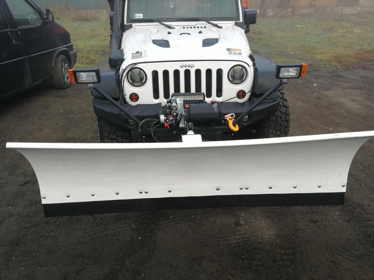 Pług śnieżny Jeep Land Cruiser Patrol Pajero