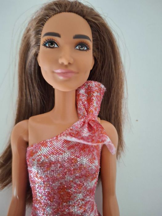 Barbie Glitter como nova