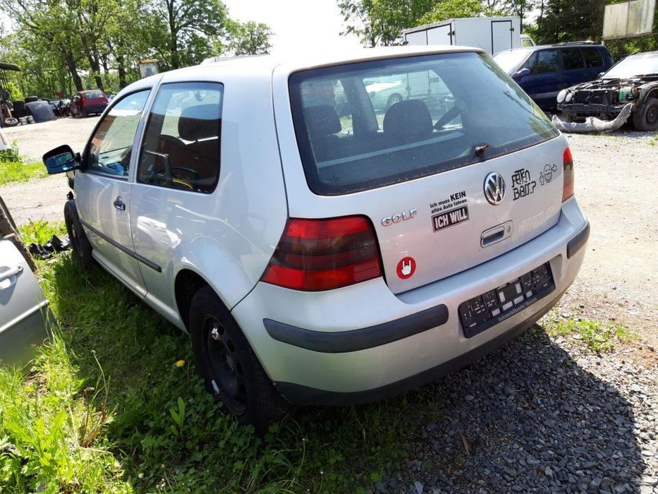 Części Volkswagen Golf  IV  3 - Drzwi 1.4 16V  srebrny