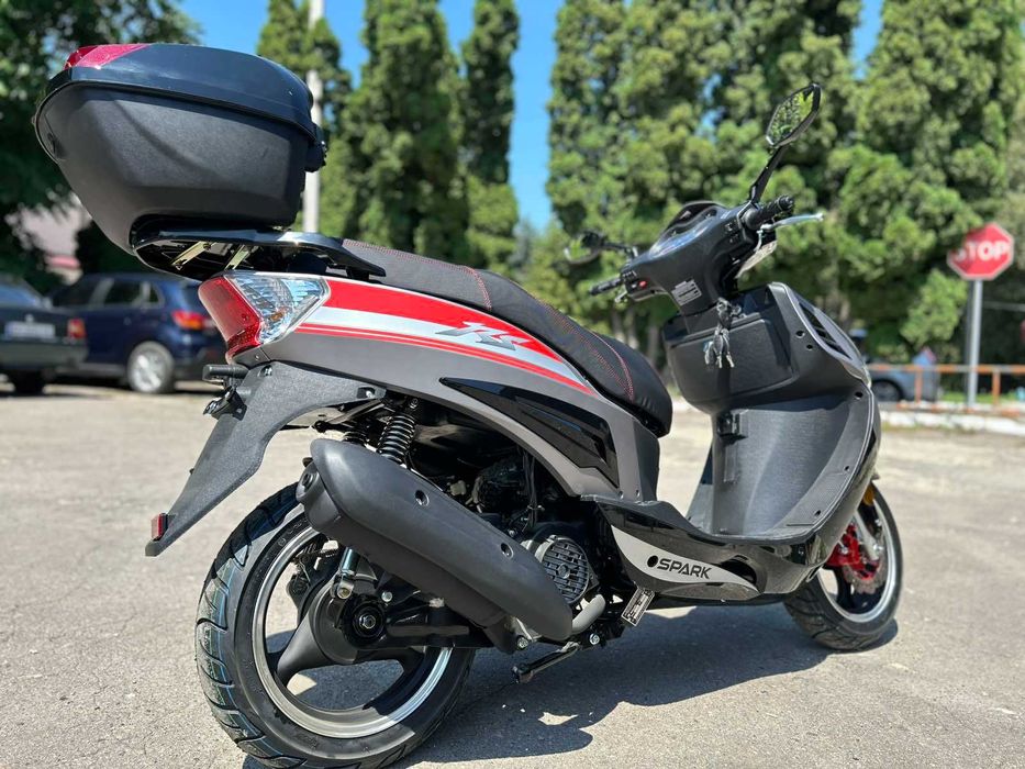Скутер SPARK SP150S-17R