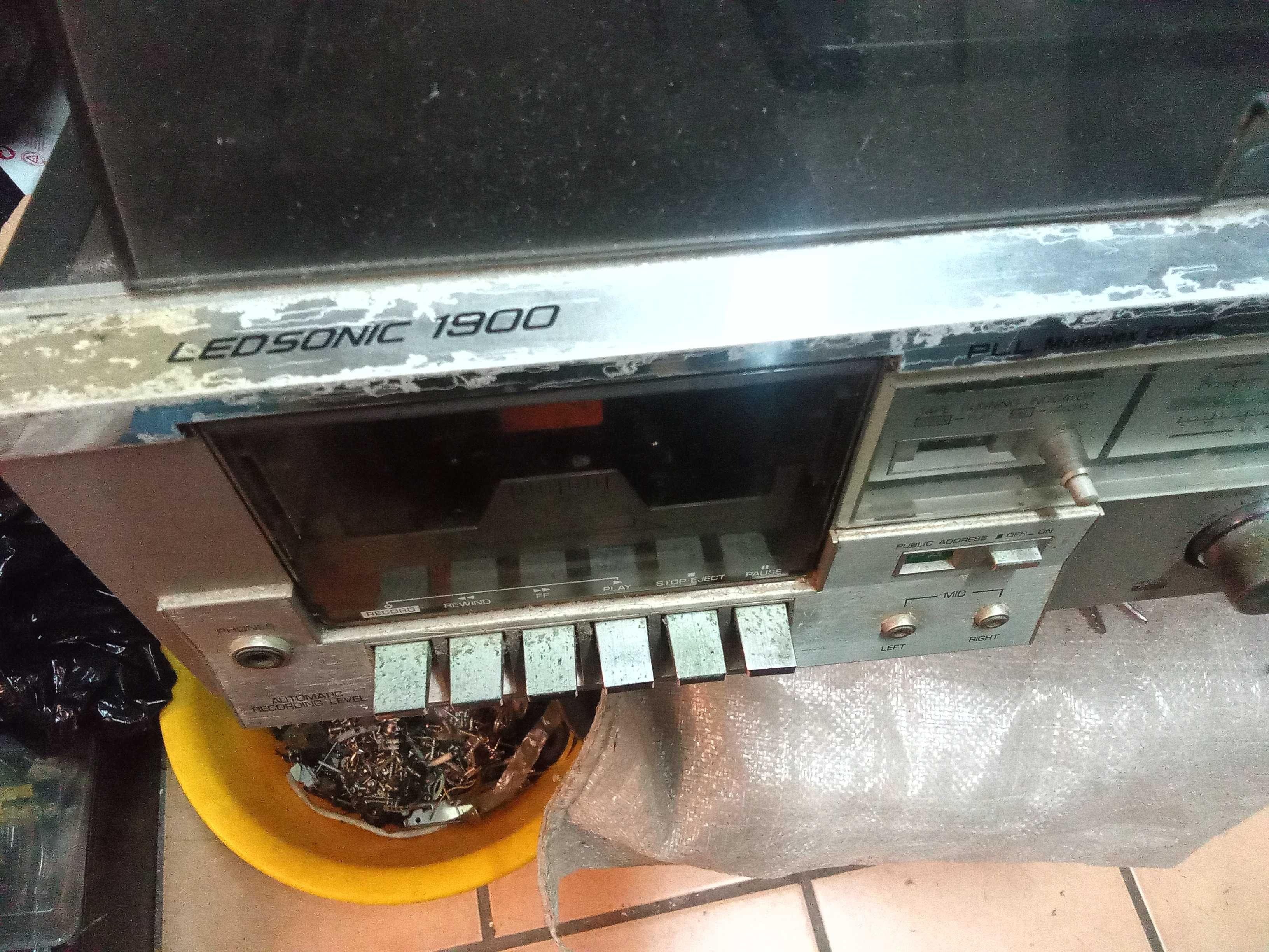 Radio, Leitor de cassetes e Gira-discos