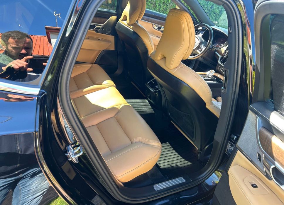 Volvo S90      2022