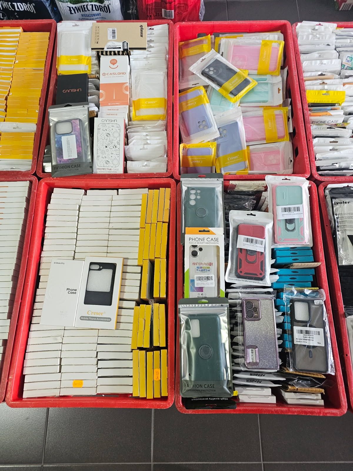 Etui po 5 zł i 10 zł napisz na jaki model a my wyślemy dostępne wzory