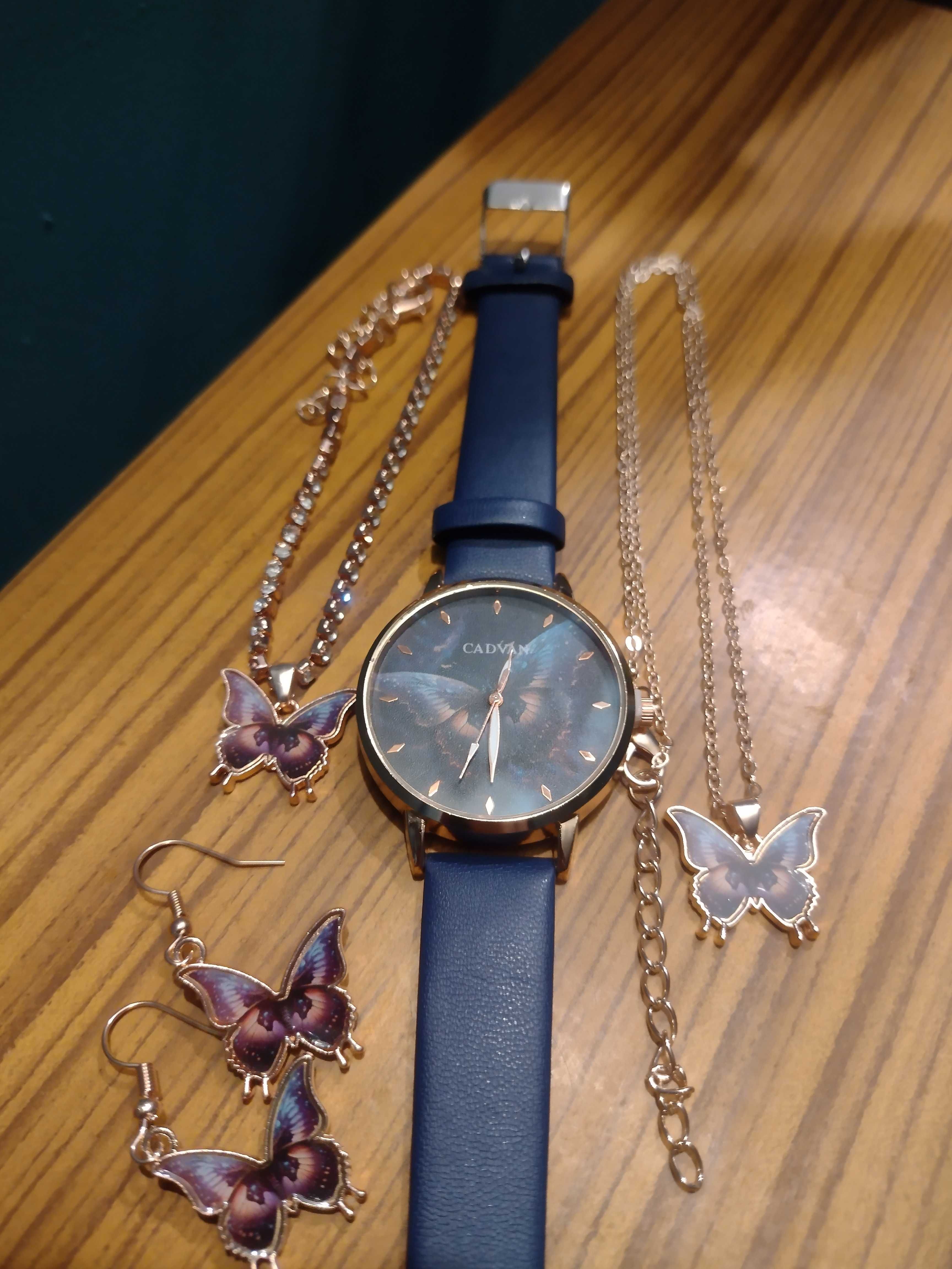 Zestaw prezentowy Granatowy zegarek i biżuteria motylek