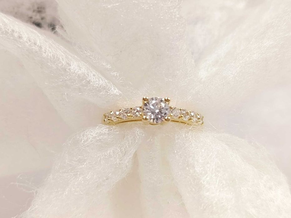 Złoty pierścionek | 585 | 2,15 g | r. 14 | Nowy