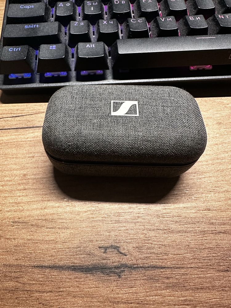 Оригінальний кейс Sennheiser MOMENTUM True Wireless 2