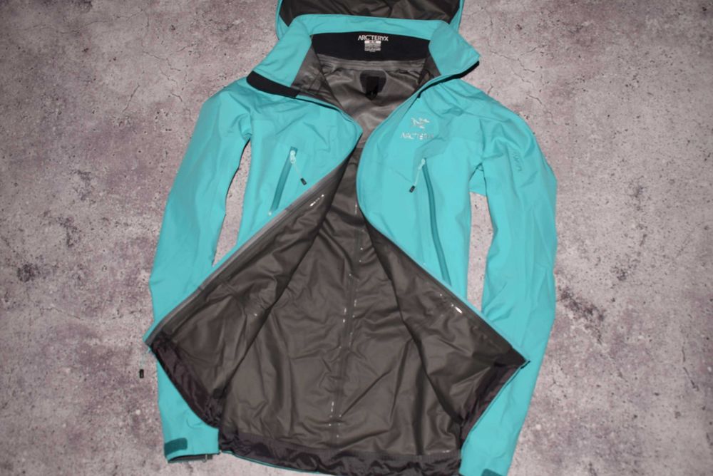 Arcteryx Beta LT GTX (Жіноча Куртка на Мембрані Гортекс Арктерікс)