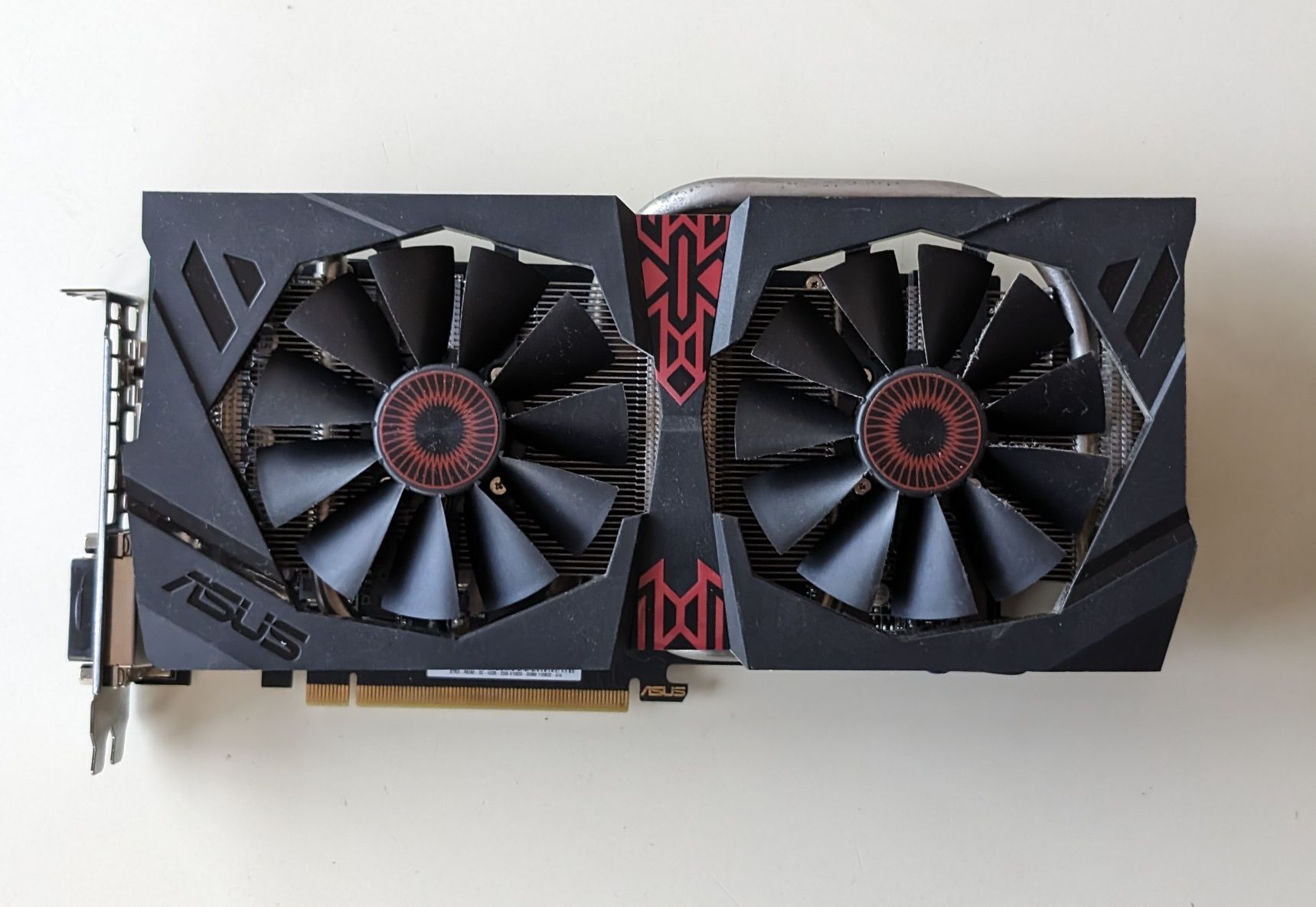 AMD Radeon R9 380 4GB - ASUS