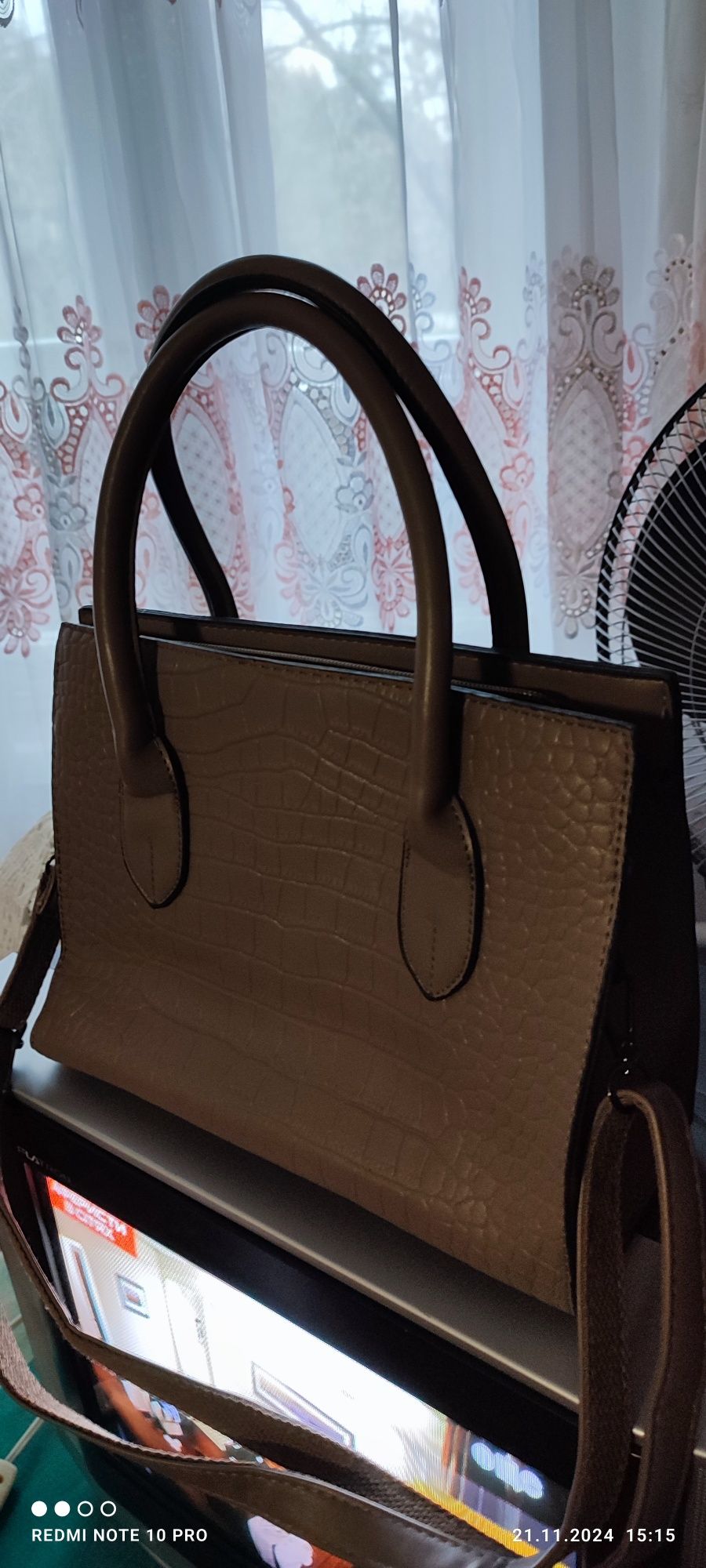 Продам сумку в доброму стані.