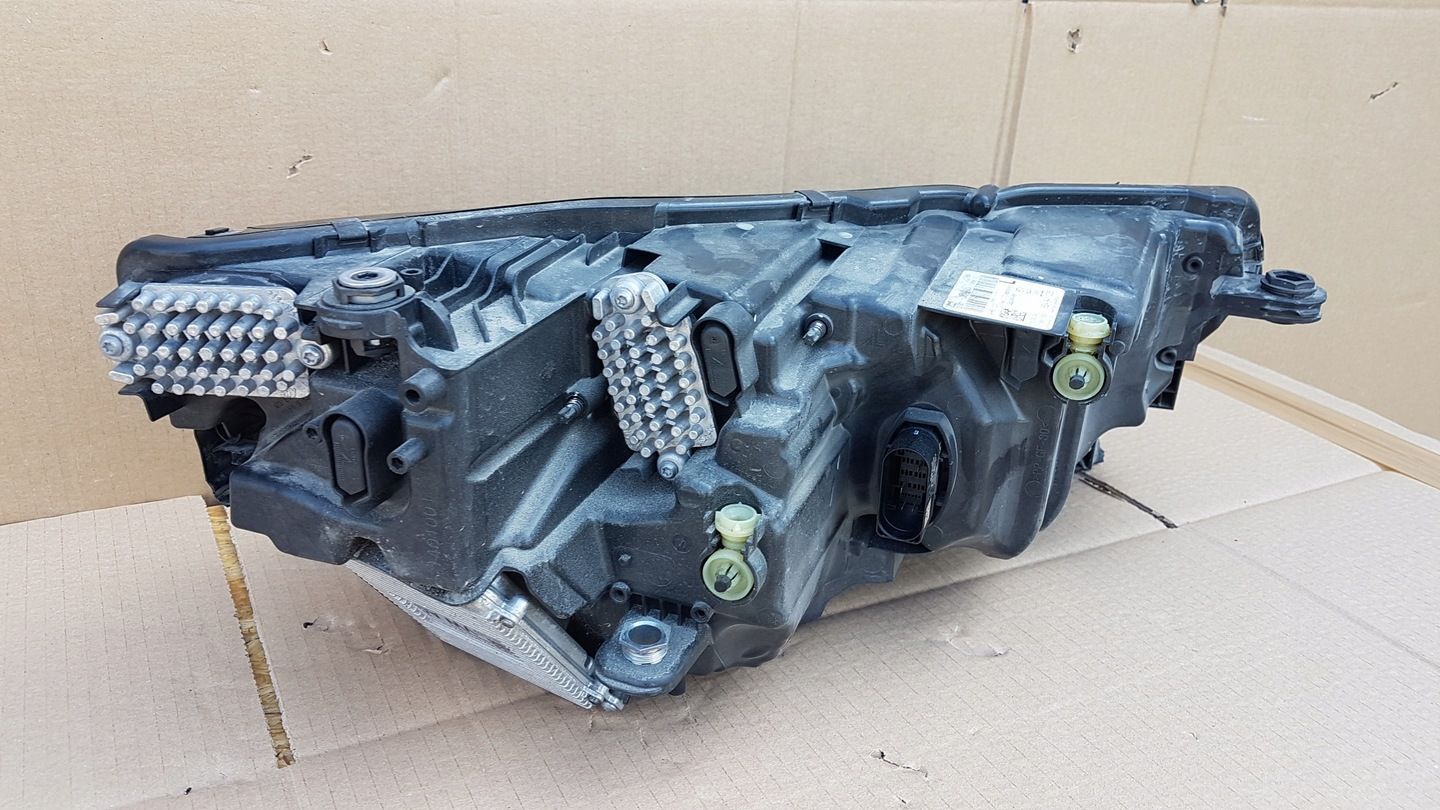 LAMPA PRZÓD LEWA SKODA OCTAVIA IV LIFT FULL LED 24-