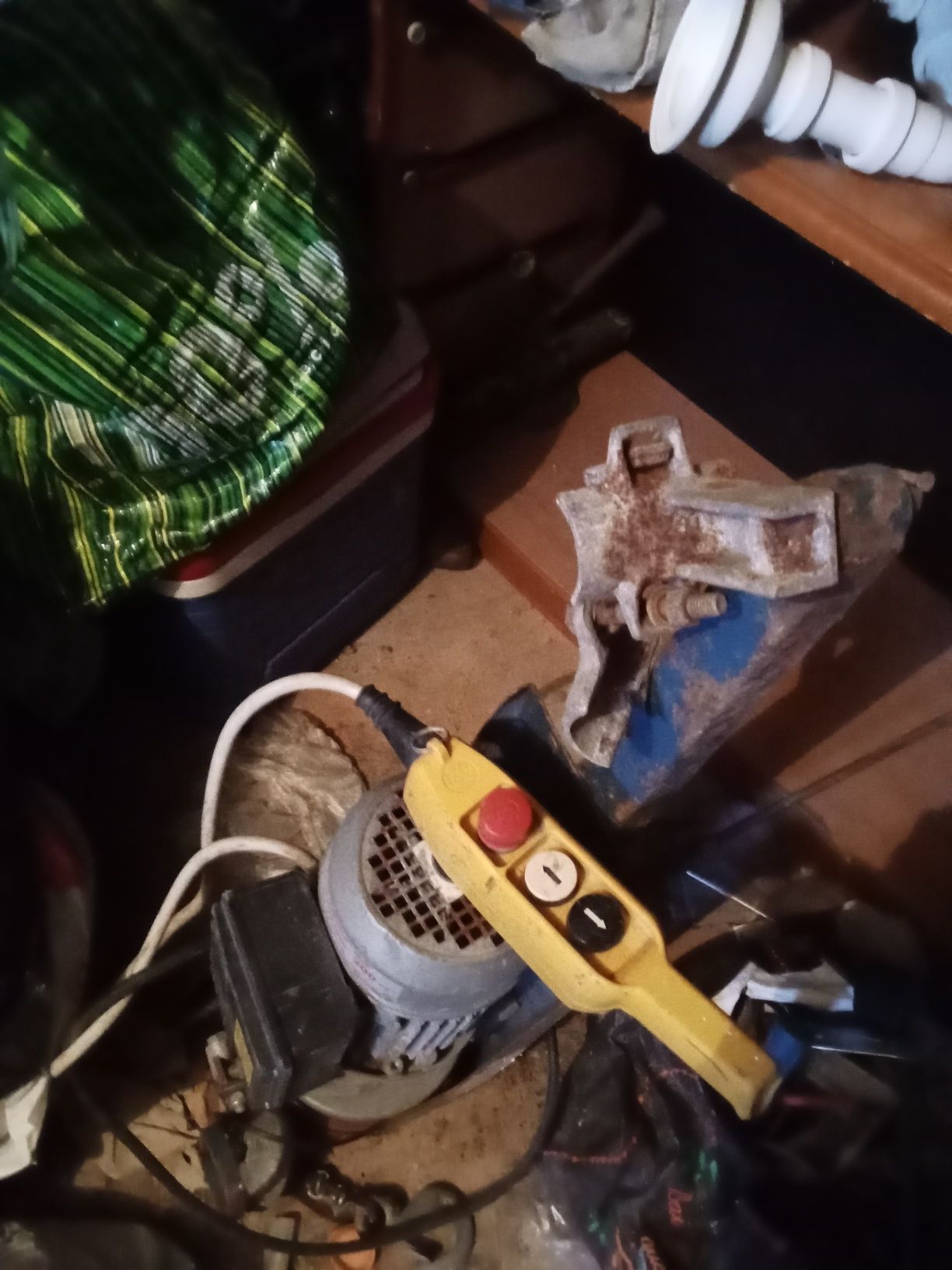 Vendo guincho elétrico