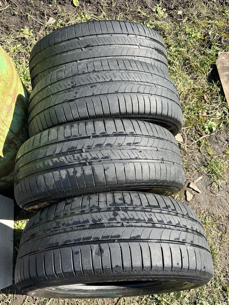 MICHELIN 205/55 R16( шини, покришки)