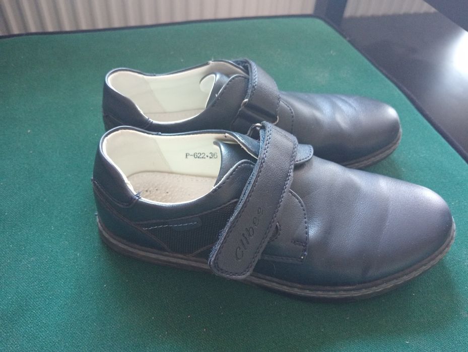 Buty chłopięce eleganckie 36