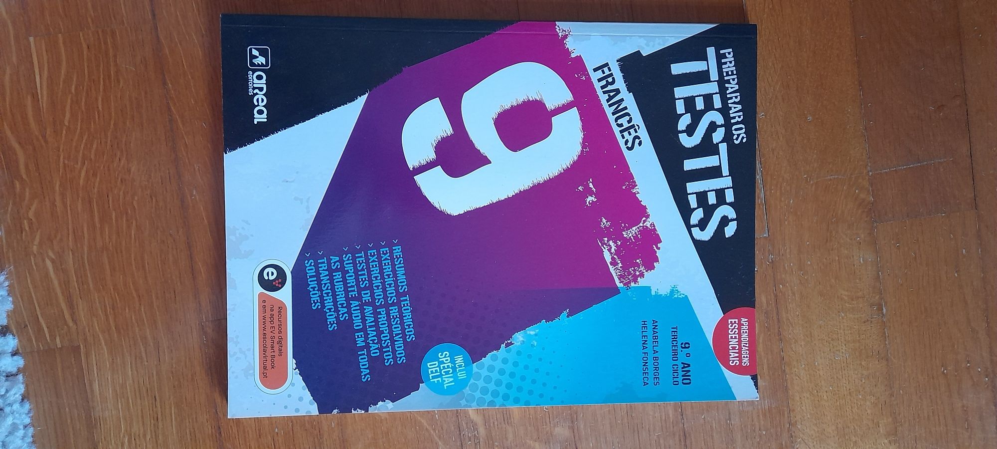 Livro de preparação e exercícios de Francês - 9 ano