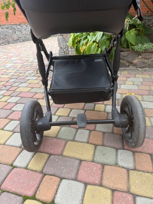 Продам коляску Anex m/type 2 в 1. 6500. Торг.