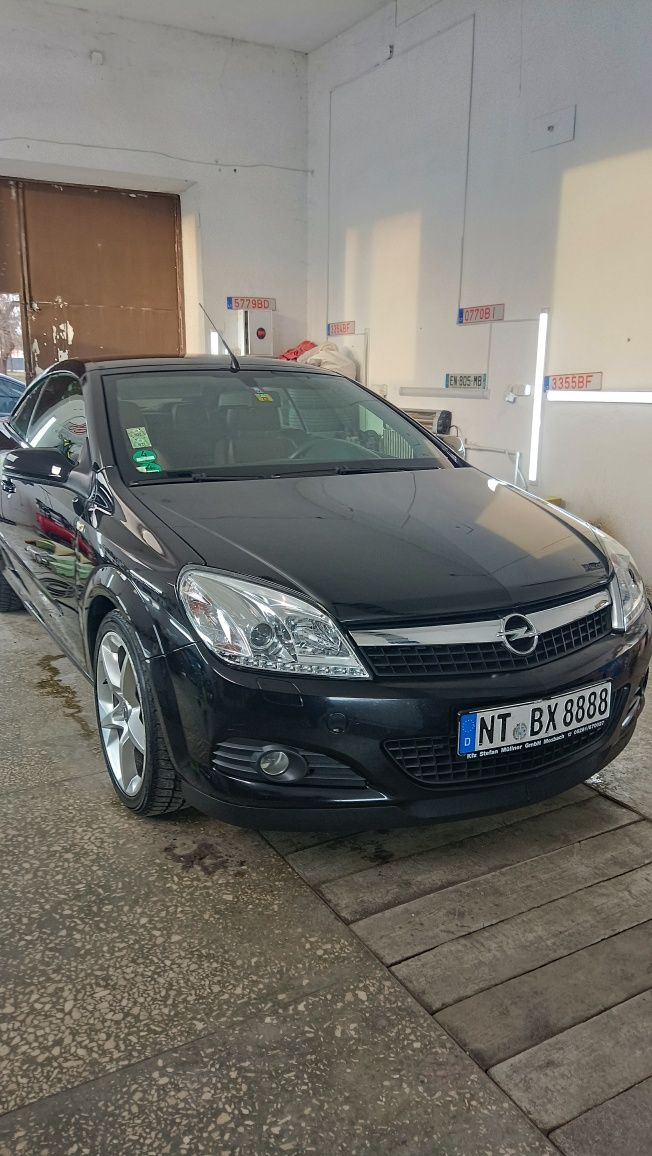 Opel Astra H TwinTop 1.8 газ/бенз купе-кабріолет,щойно з Німеччини.