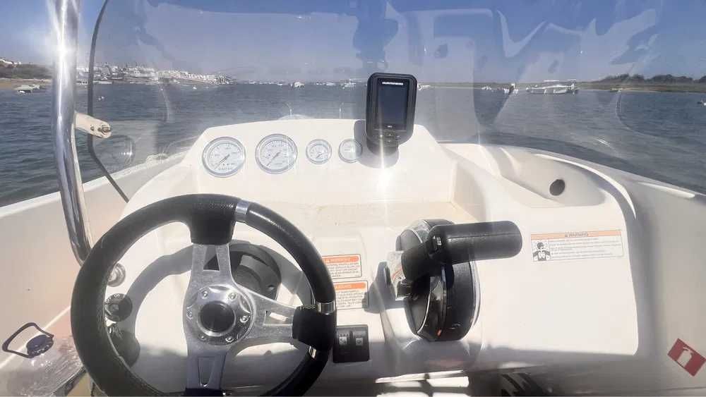 Barco Quicksilver 455 Activ Open com Mercury de 50hp a 4t
