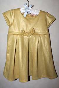 Золотое красивое платье на 12 18 мес piazza Italia Италия на годовасие